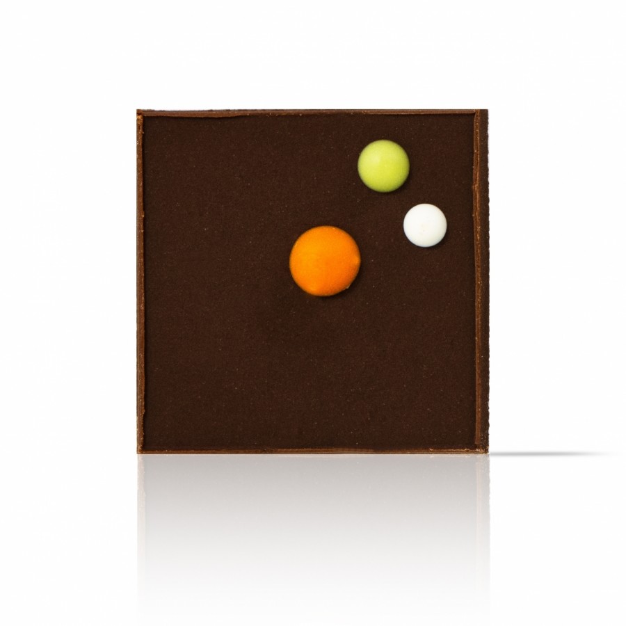 Šokoladinis kvadratas su taškeliais