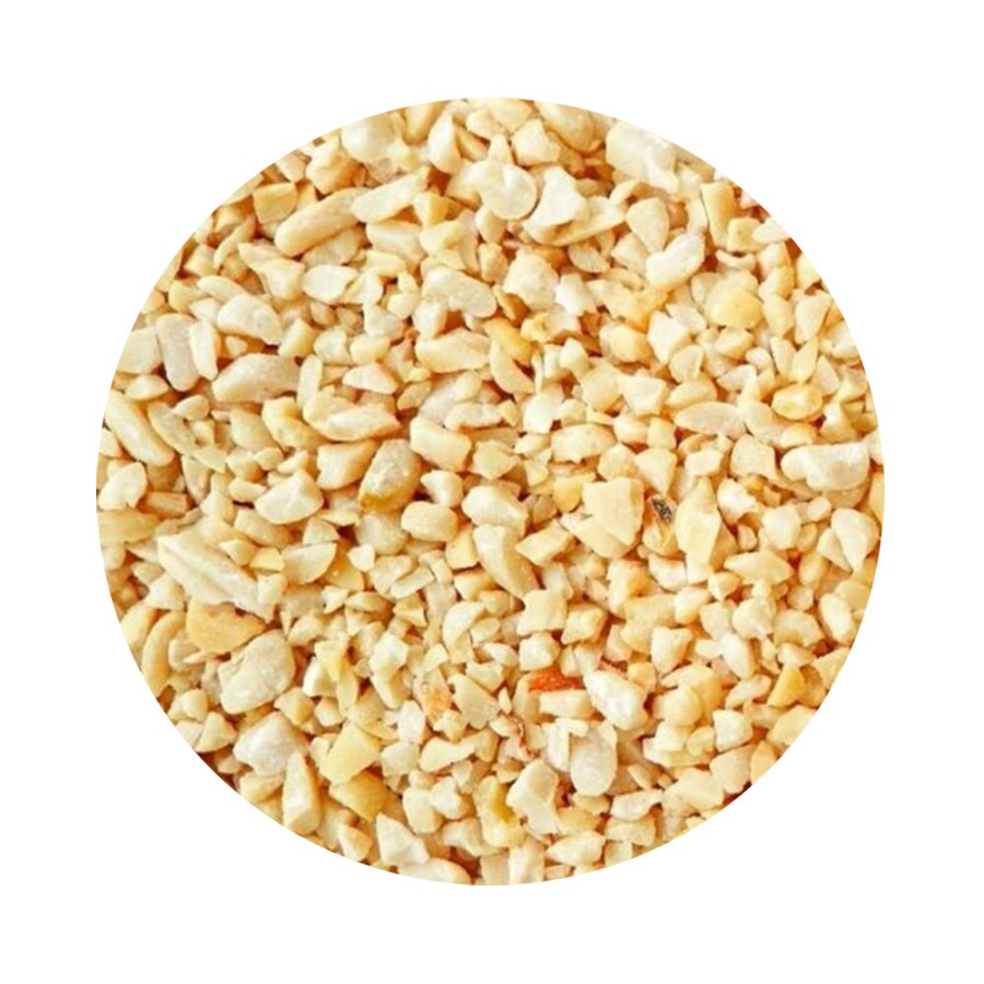Skrudinti žemės riešutų trupiniai
